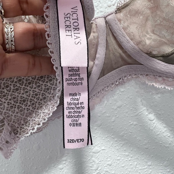 Victoria's Secret underwire balconette Delicate Lace Bra in Soft Pink 32D - Picture 3 of 10
